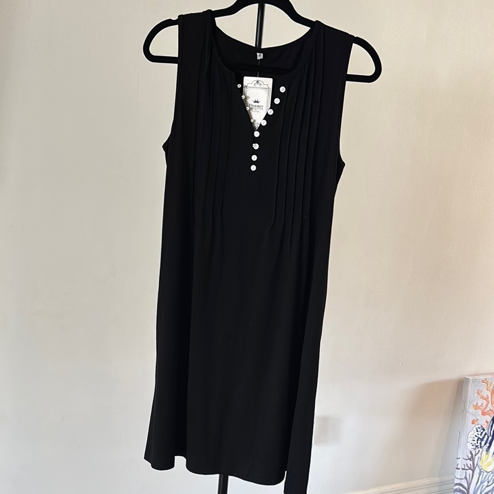 Black Sleeveless Dress